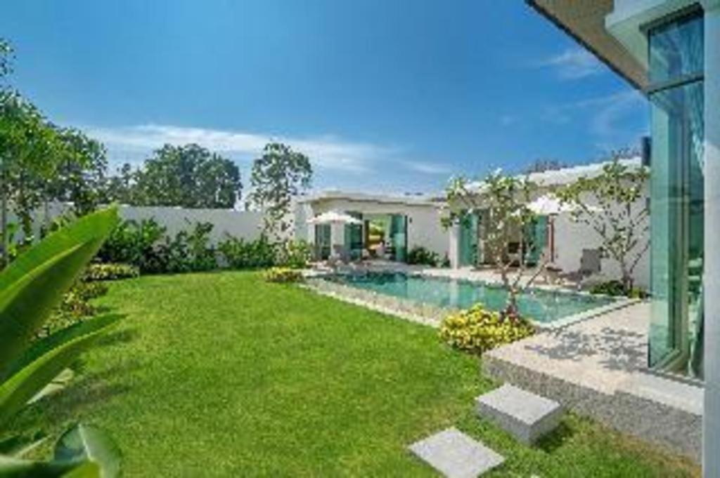 Escape Villa Phuket Esterno foto
